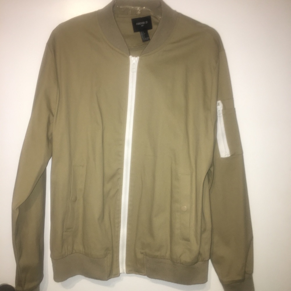 Forever 21 Beige bomber jacket✨